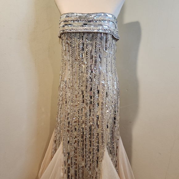 JOVANI Silver and Cream Sequin Strappled Prom Gown Sz 14 - Picture 6 of 15